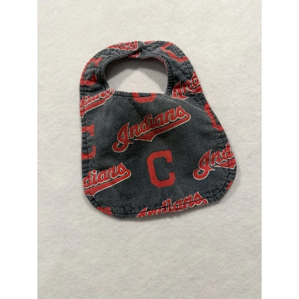 Cleveland Indians‎ Baby Bib Infant Toddler Baseball Team Logo Apparel